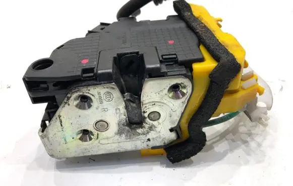 Hyundai i30 Front door lock 81320A6010