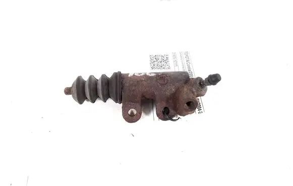 Toyota Corolla E120 E130 Clutch slave cylinder 31470-12111