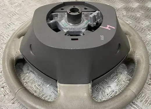Nissan Leaf I (ZE0) Steering wheel