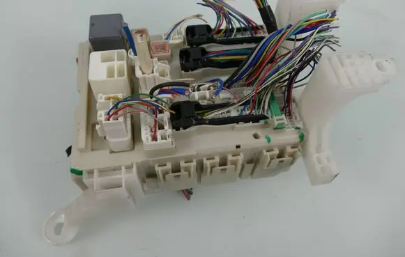 Toyota Auris 150 Fuse box set 8273002140