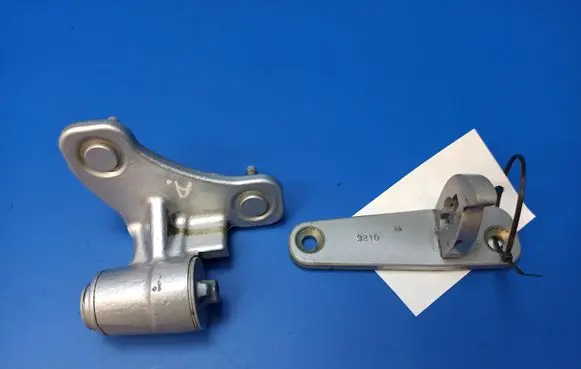 Mercedes-Benz E W212 Rear door lower hinge A047058