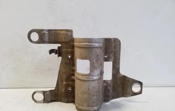 Volvo XC60 Fuel filter bracket/mount holder 32203317