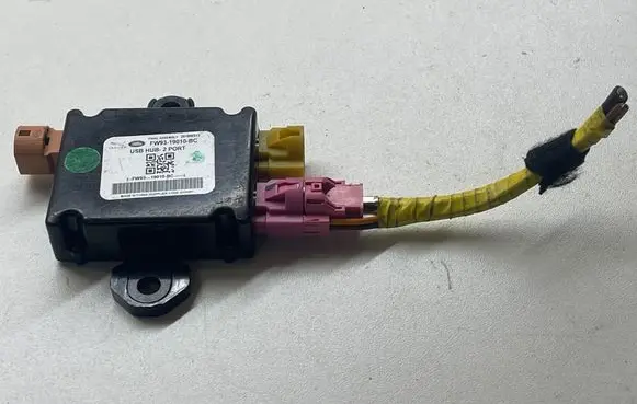 Jaguar F-Pace USB control unit FW9319010BC