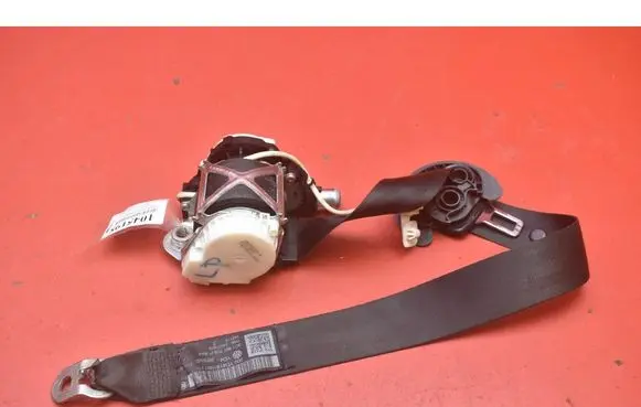 Volkswagen PASSAT CC Front seatbelt 3C1857705P