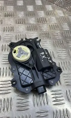 Audi A8 S8 D3 4E Front door soft close latching motor 4E0837059