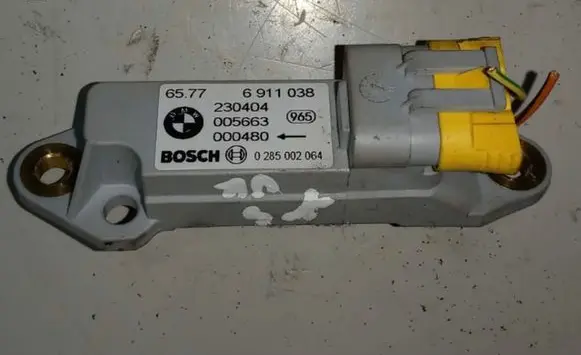 BMW X5 E53 Airbag deployment crash/impact sensor 230404 005663 00048