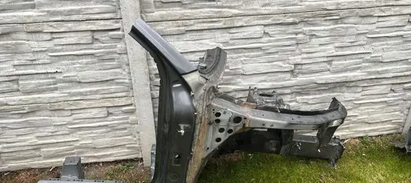 Volkswagen Touareg III Front quarter panel 