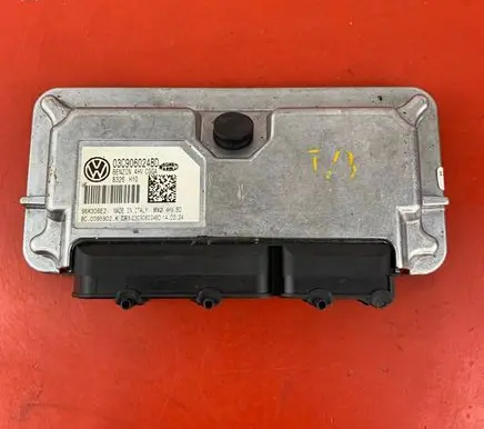 Volkswagen Golf V Engine control unit/module 03C906024BD