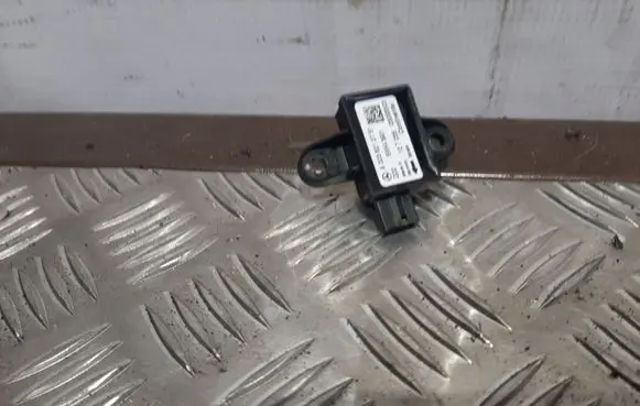 Mercedes-Benz S W221 Airbag deployment crash/impact sensor A0038212751