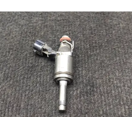 Renault Clio IV Fuel injector H8201438013