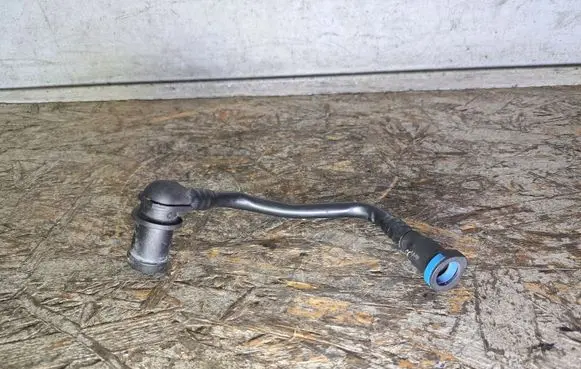 Land Rover Discovery 4 - LR4 Engine coolant pipe/hose AH228D010AC S3JJA30214