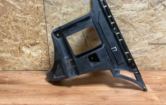 Rear bumper mounting bracket