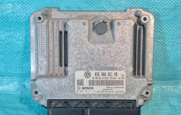 Volkswagen Golf Plus Engine control unit/module 03G906021NB 0281014117