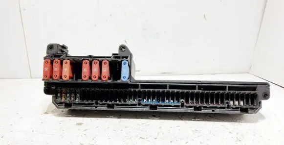 BMW 5 E60 E61 Fuse module 15613290