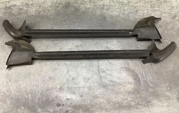 Opel Astra G Rubber seal front coupe door window S572097R1 S572097L1