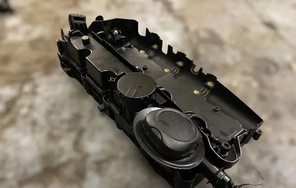 BMW 3 E90 E91 Rocker cam cover 7797613