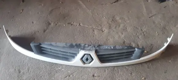 Renault Megane II Front bumper upper radiator grill