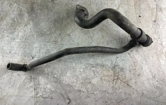Volkswagen PASSAT B5 Engine coolant pipe/hose 8d0121055f