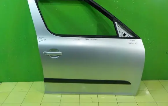 Skoda Yeti (5L) Front door PRZOD PRAWE