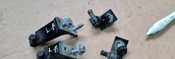 Rear door hinge set