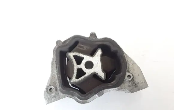 Volvo V60 Engine mount bracket 31330138