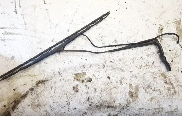 Iveco Daily 40.8 Front wiper blade arm