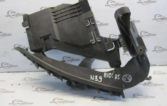 Audi A5 8T 8F Headlight/headlamp mounting bracket 8T0805608