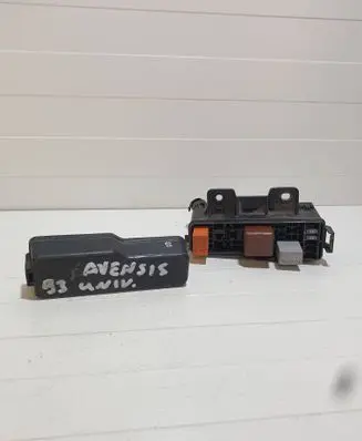 Toyota Avensis T250 Fuse box set 8386P1 5395