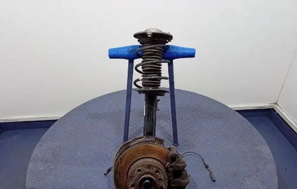 BMW 7 F01 F02 F03 F04 Front shock absorber with coil spring 6862171