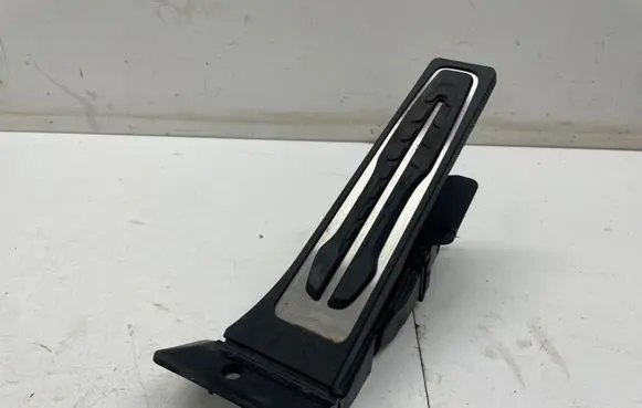 BMW X4M F98 Accelerator throttle pedal 6871053