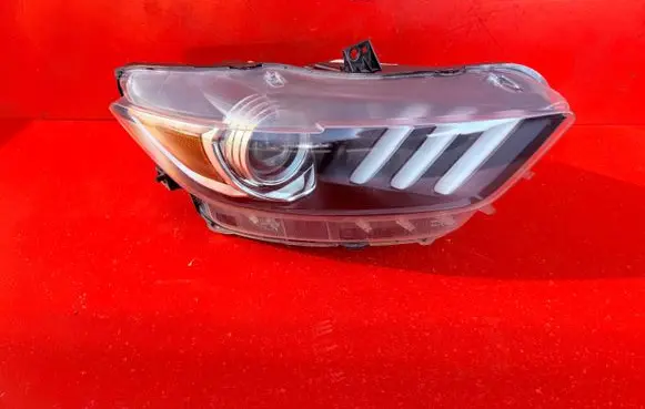 Ford Mustang VI Headlight/headlamp 