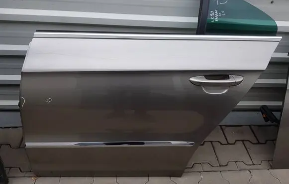 Volkswagen PASSAT CC Rear door 