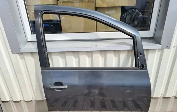 Volkswagen Sharan Front door 7M3831340