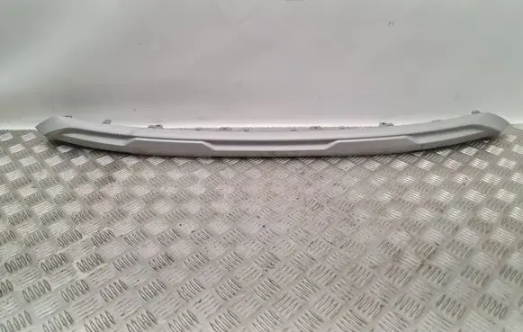 Front bumper lip
