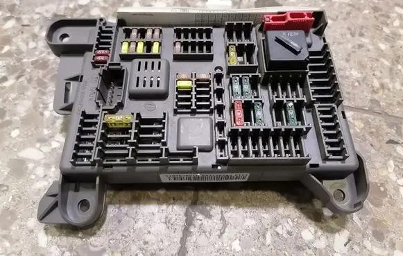 BMW X5 E70 Fuse module 518954021