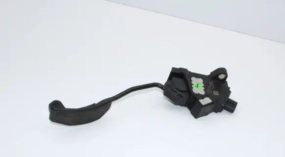 Toyota Avensis T270 Accelerator throttle pedal 7811005020