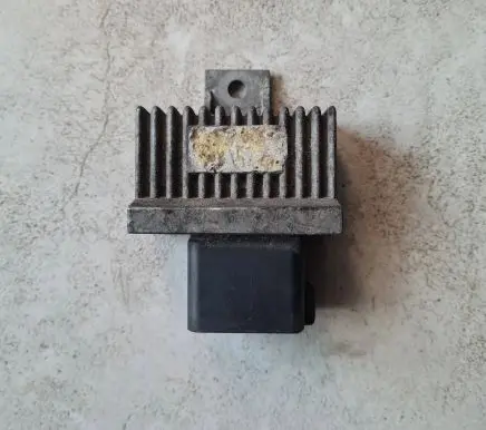 Volvo S40, V40 Glow plug pre-heat relay
