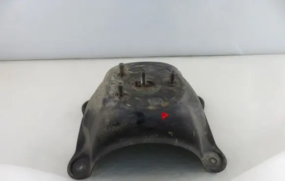 Toyota RAV 4 (XA10) Spare wheel mounting bracket