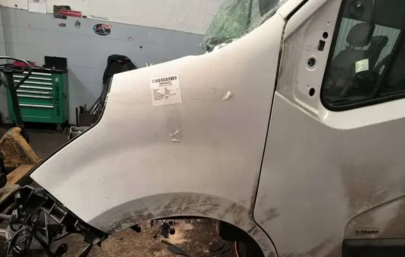 Opel Movano B Fender GNY