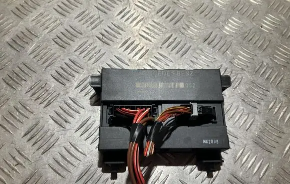 Mercedes-Benz SLK R171 Convertible roof control unit A1718203326