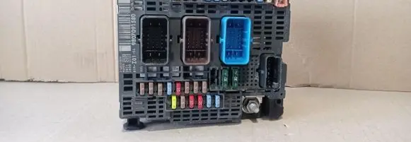 Peugeot 308 BSM Control unit 9807091580