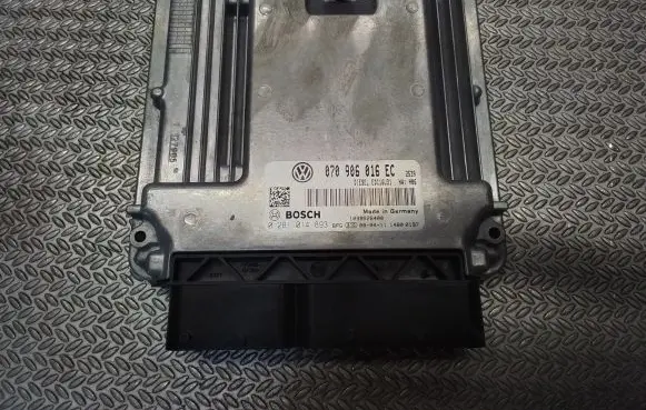 Volkswagen Transporter - Caravelle T5 Engine control unit/module 070906016EC