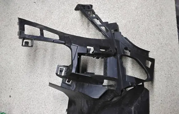 Mercedes-Benz S W222 Front bumper mounting bracket A2228851265