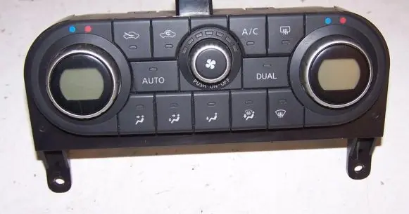 Nissan Qashqai Climate control unit 2048308285