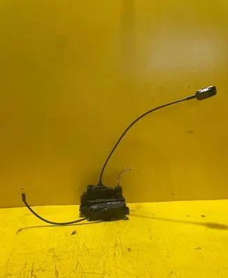 Renault Clio III Front door lock