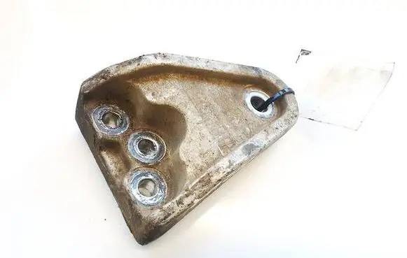 KIA Sportage Engine mounting bracket 218152E000