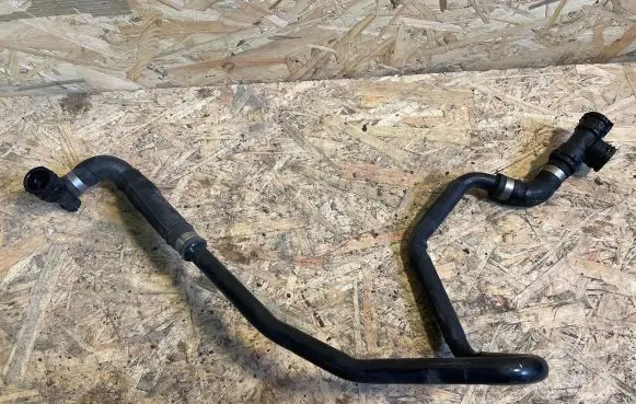 Mercedes-Benz E W212 Engine coolant pipe/hose A2125010024