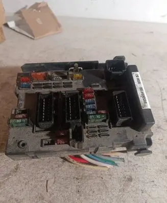 Peugeot 307 Fuse module 9650664180 41461222 BSMB2