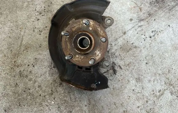 Toyota Verso Front wheel hub