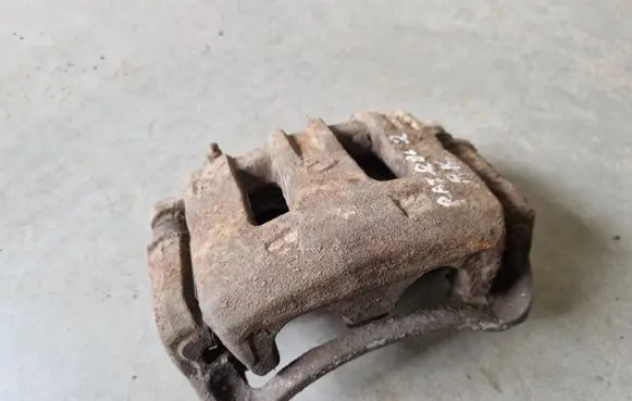 Nissan Patrol Y61 Front brake caliper